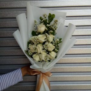 hand-bouquet-bunga-oveflorist