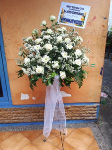 standing flower Ove Florist